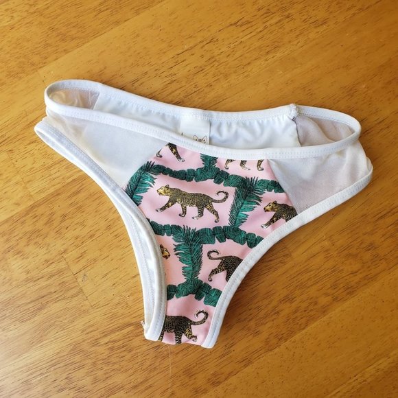 5/$100 SALE  Velvet Sphynx Milo Bikini in Maneater - Picture 4 of 8